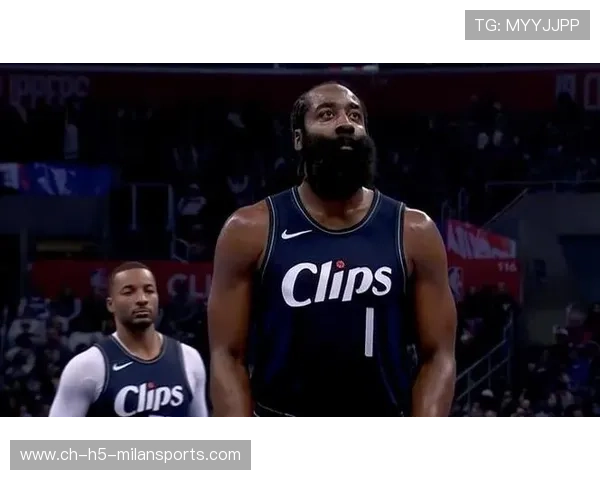 哈登挡拆后分球，洛杉矶快船外线得手