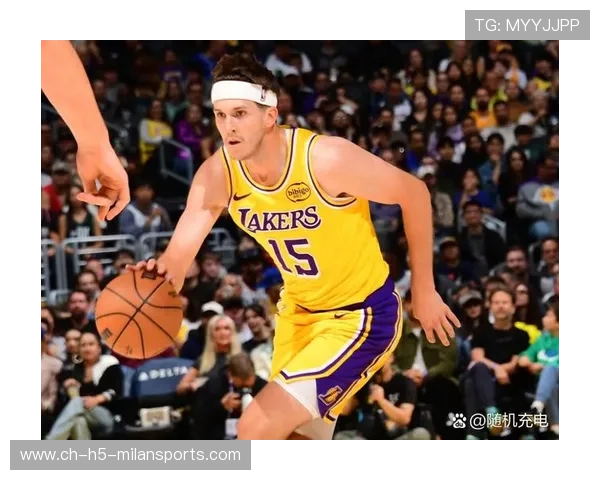 湖人里夫斯突破抛投，关键两分止血